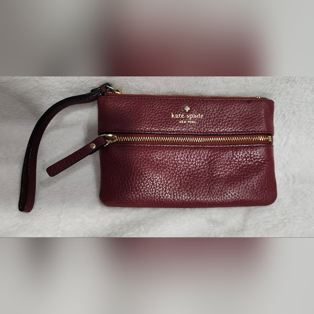 Kate Spade Pebbled Leather Wristlet Burgundy Lined Zipper Coin purse Wallet